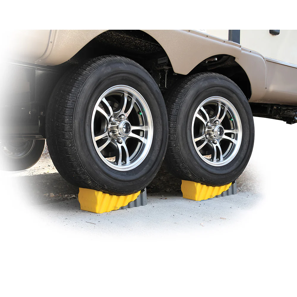 Camco Curved Leveler  Wheel Chock [44423] - Image 4