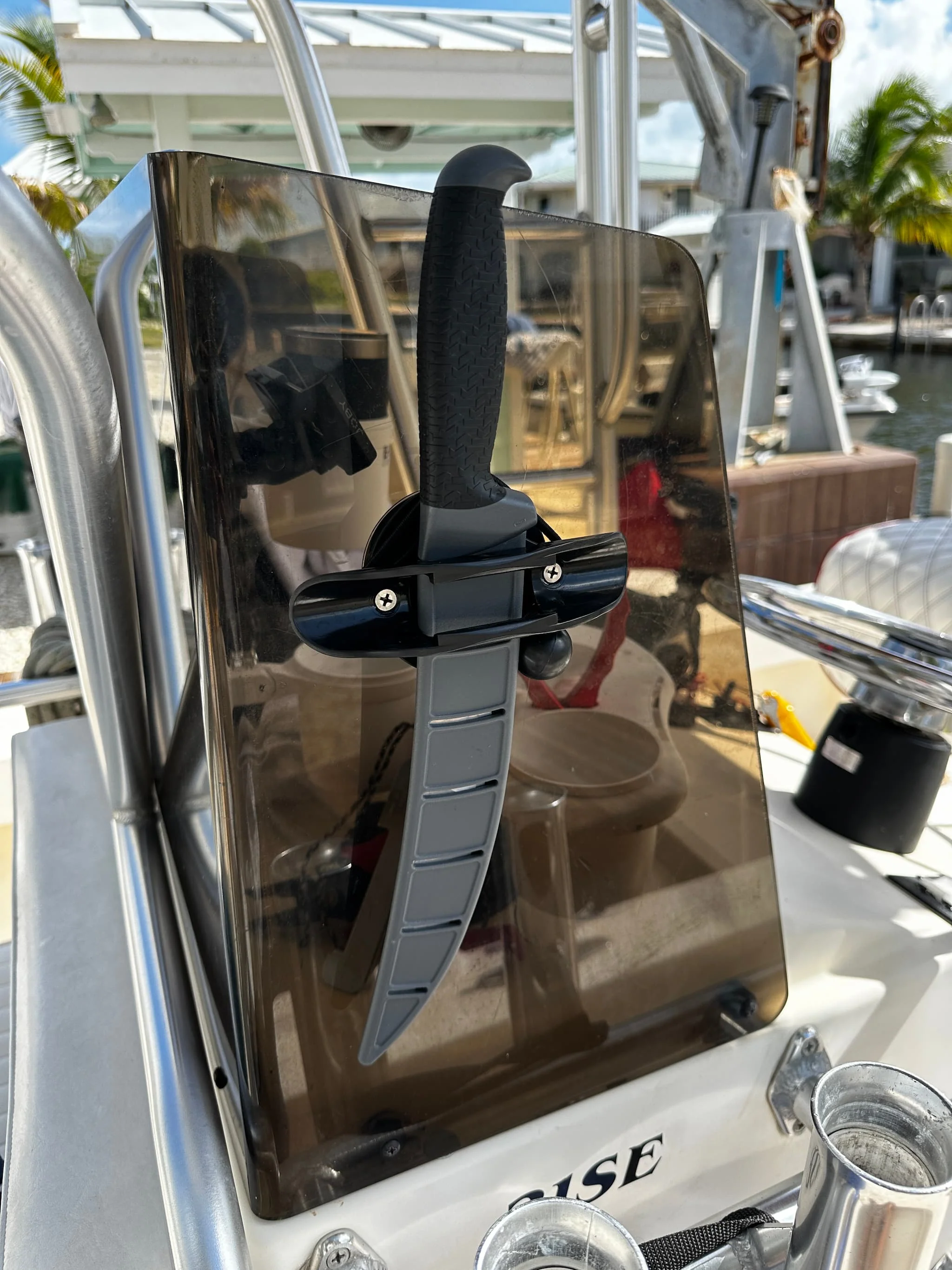 E-Sea Paddle Holder-Suction Mounted Paddle and Utility Clip - Image 14