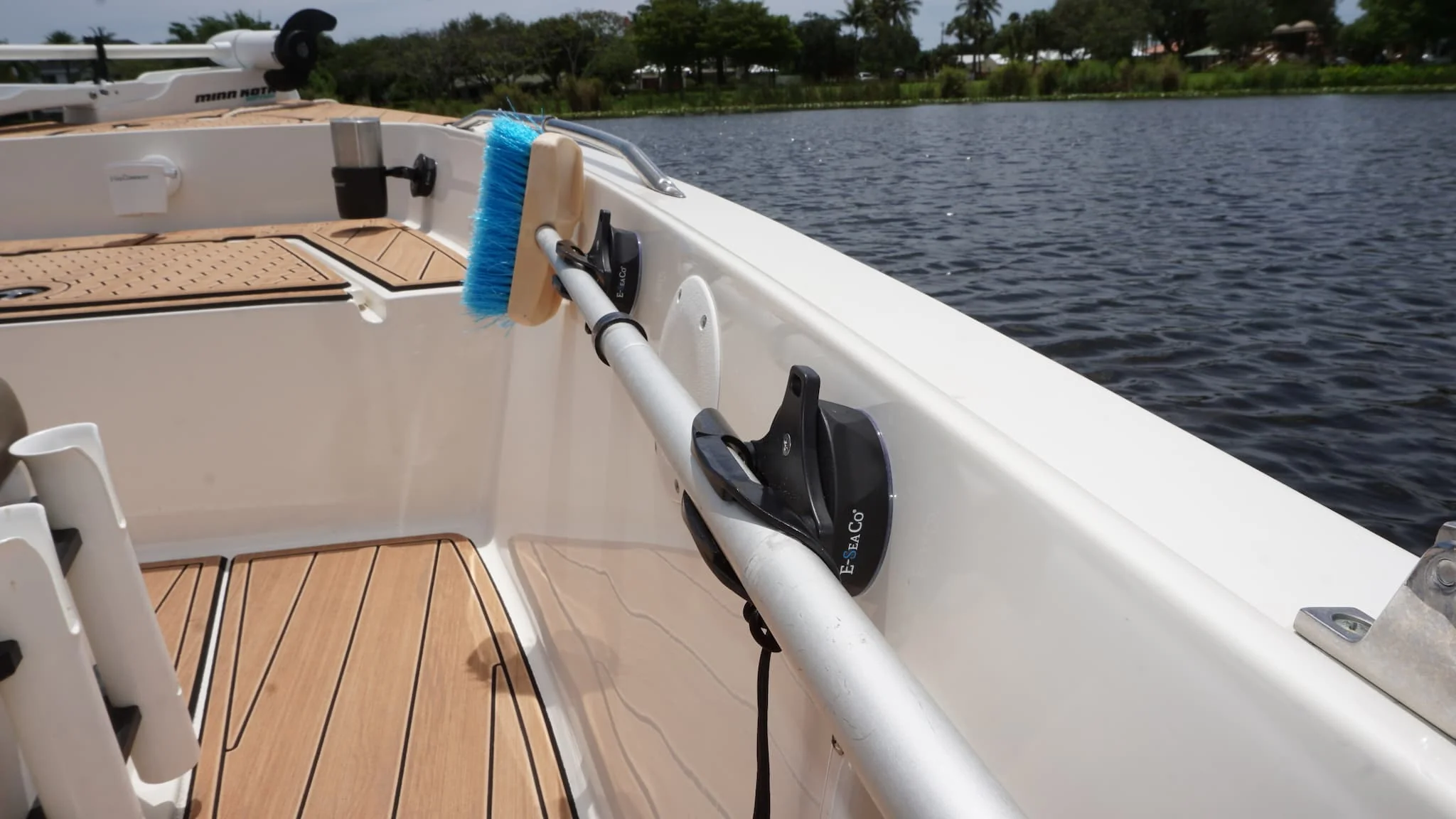E-Sea Paddle Holder-Suction Mounted Paddle and Utility Clip - Image 5