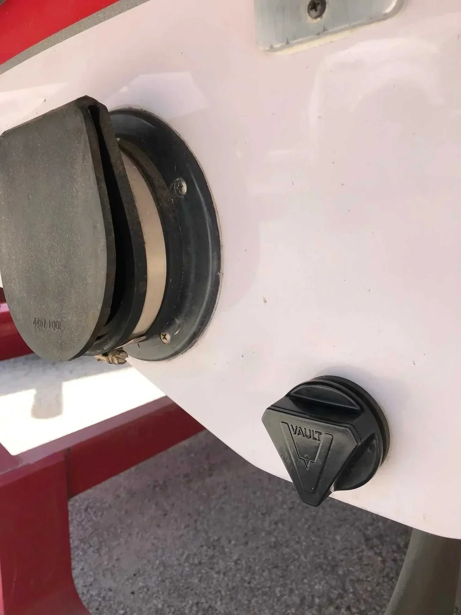 Vault Pro Drain Plug - Image 4